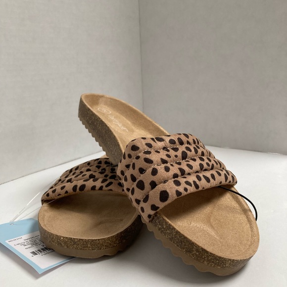 Girls Sandals Leopard Print Selma Tan with Black Spots Slip On Shoes Cat & Jack - Picture 6 of 9